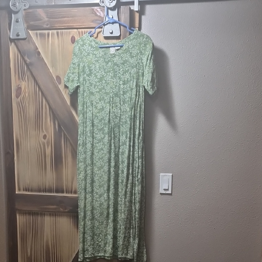 Nomadic Traders Green Floral Midi Dress